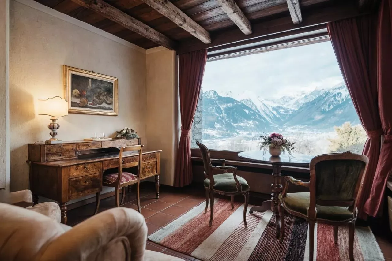 stay-fancy-relais-mont-blanc-view (2).png